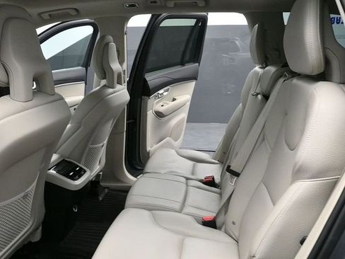 Used 2020 Volvo XC90 T6 Momentum w/ Protection Package image 18