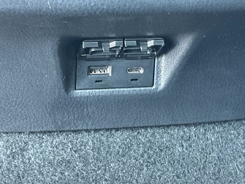 Used 2025 Toyota Camry XSE FWD image 11