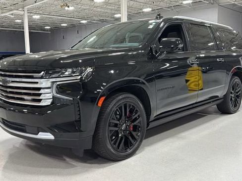 Used 2024 Chevrolet Suburban High Country image 19