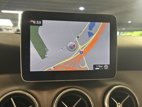 Used 2018 Mercedes-Benz CLA 250 image 5