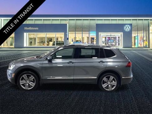 Used 2020 Volkswagen Tiguan SEL AWD/4WD image 2