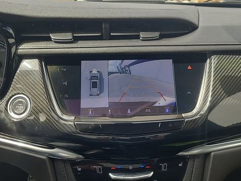 Used 2022 Cadillac XT6 Sport w/ Technology Package image 27