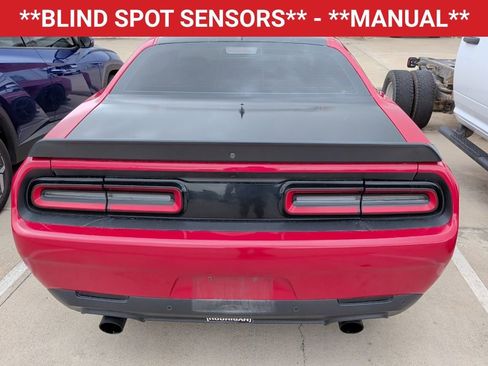 Used 2016 Dodge Challenger SRT Hellcat image 6