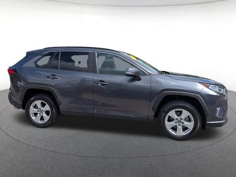 Used 2021 Toyota RAV4 XLE w/ Convenience Package FWD image 7