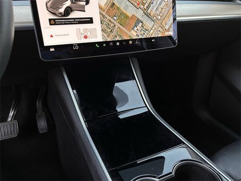 Used 2020 Tesla Model Y Long Range image 22