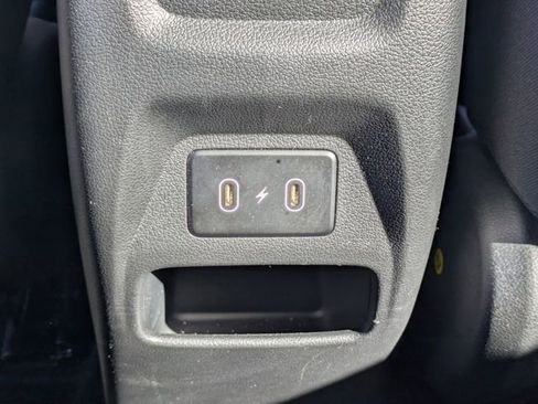 Used 2025 Hyundai Venue SEL FWD image 14