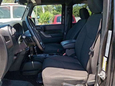 Used 2017 Jeep Wrangler Unlimited Sport w/ Quick Order Package 24S AWD/4WD image 9