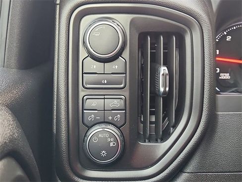 Used 2025 Chevrolet Silverado 2500 Custom w/ Custom Value Package image 17