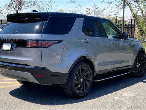 Certified 2025 Land Rover Discovery Dynamic SE AWD/4WD image 11