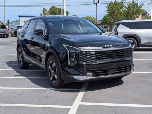 New 2026 Kia Sportage LX FWD image 2