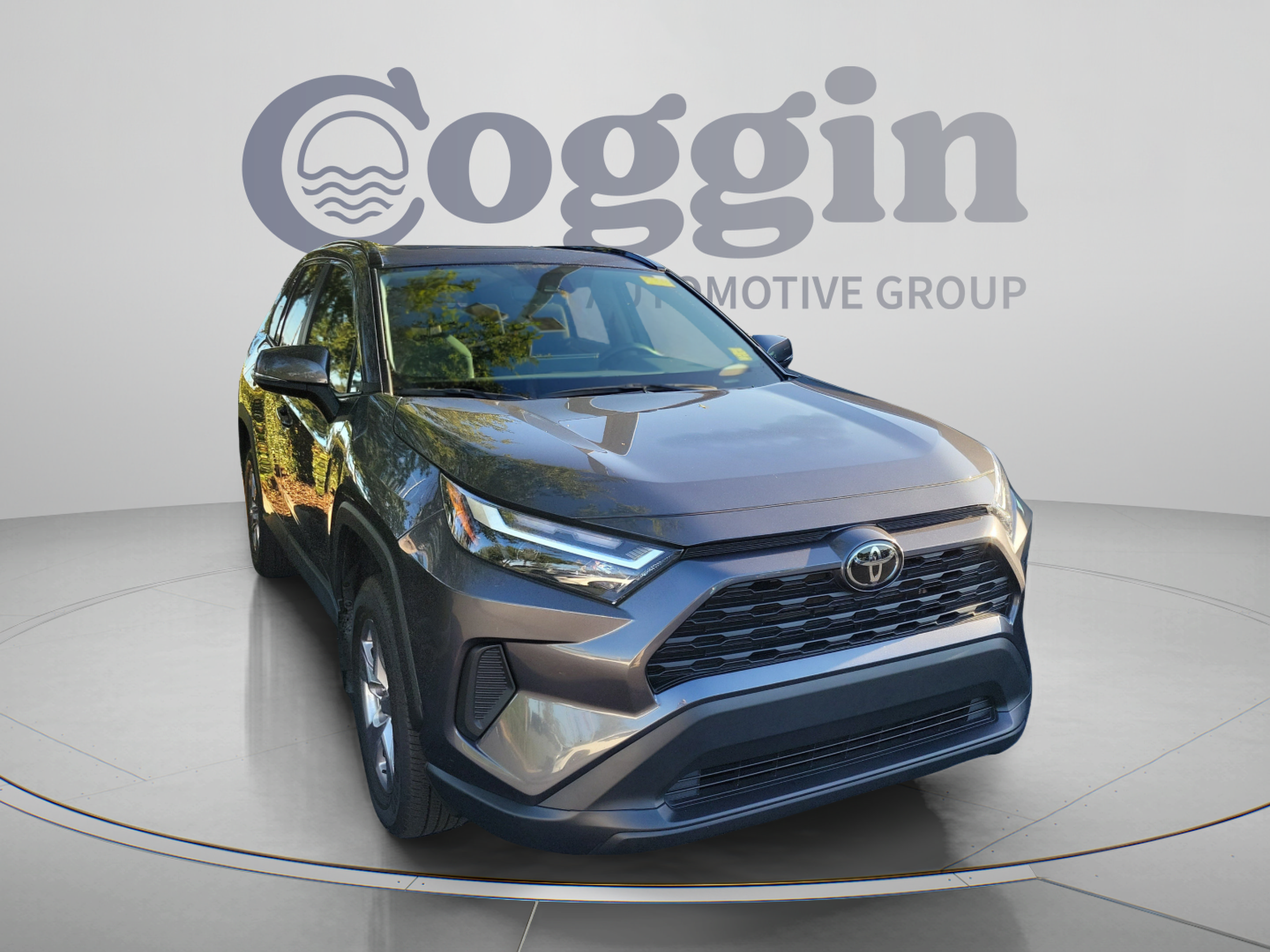 Used 2025 Toyota RAV4 XLE w/ Convenience Package FWD image 7