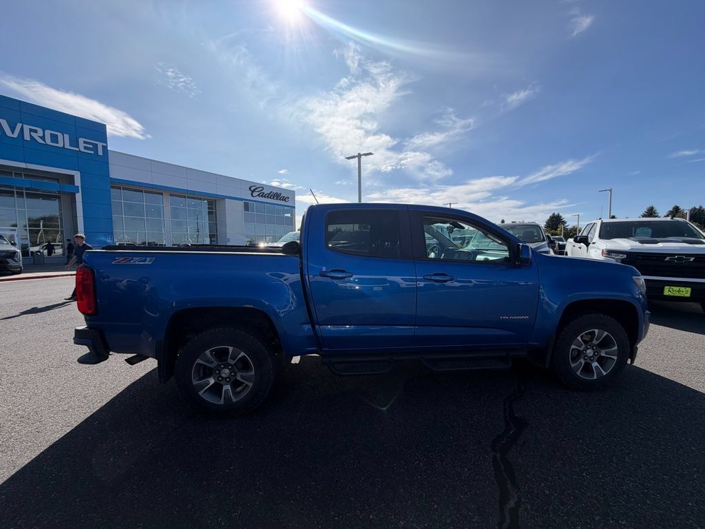 Used 2018 Chevrolet Colorado Z71 AWD/4WD image 2
