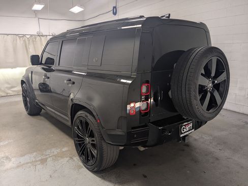 Used 2023 Land Rover Defender 110 X AWD/4WD image 9