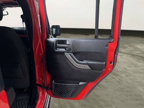 Used 2015 Jeep Wrangler Unlimited Sport w/ Quick Order Package 24S AWD/4WD image 17