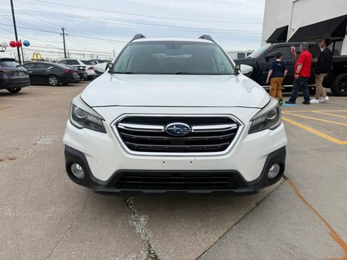 Used 2019 Subaru Outback 3.6R Limited w/ Popular Package #2 AWD/4WD image 4