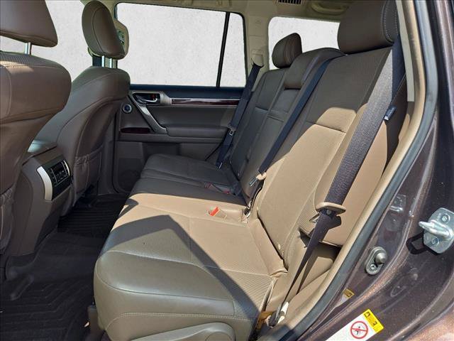 Used 2018 Lexus GX 460 Luxury w/ Preferred Accessory Package AWD/4WD image 16