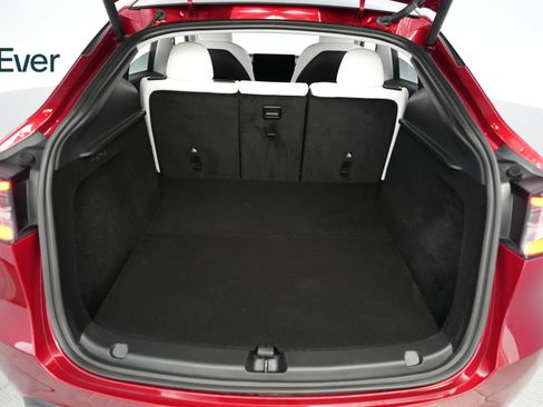 Used 2025 Tesla Model Y Long Range RWD image 8