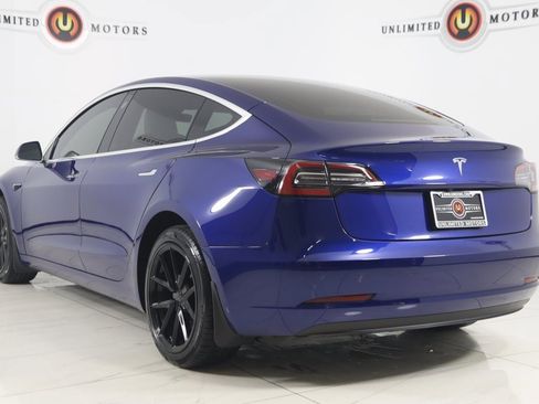 Used 2020 Tesla Model 3 Standard Range image 4