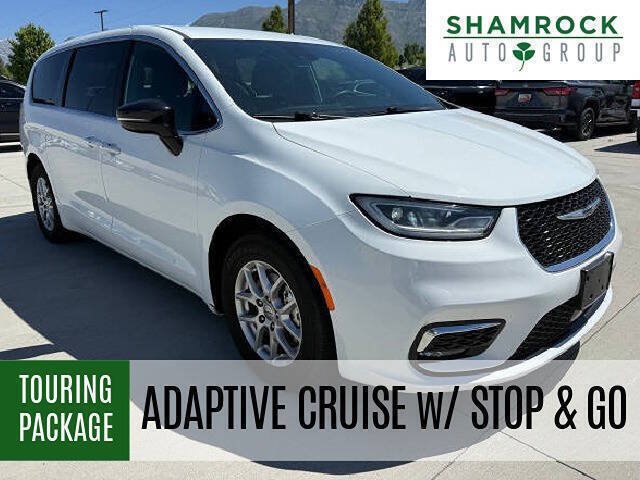 Used 2024 Chrysler Pacifica Touring FWD image 1