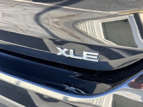 Used 2023 Toyota Highlander XLE image 7