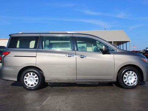 Used 2014 Nissan Quest S image 3