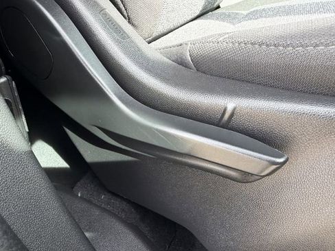 Used 2025 GMC Acadia Elevation image 30