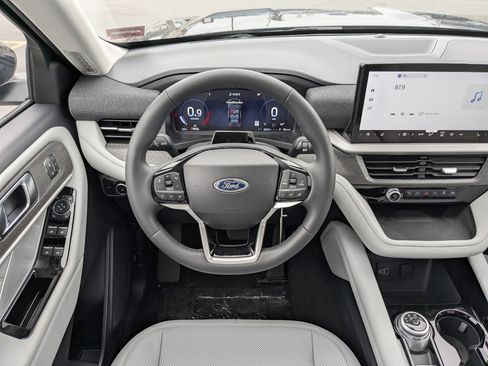 New 2026 Ford Explorer Platinum image 19