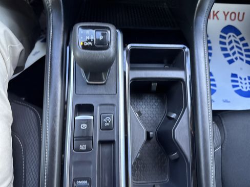 Used 2024 Nissan Pathfinder SV image 23