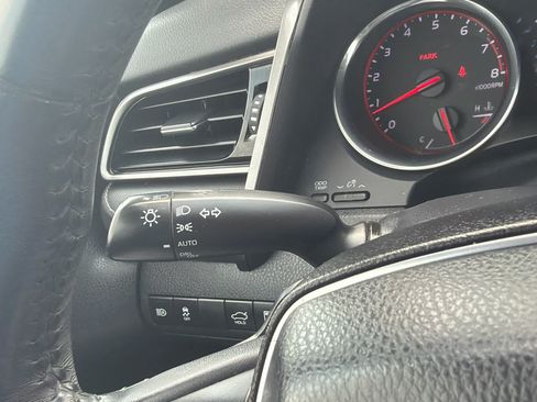 Used 2020 Toyota Camry XSE FWD image 25