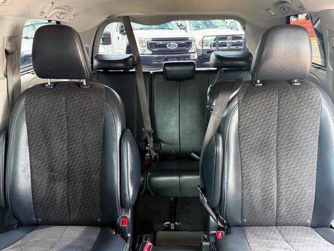Used 2012 Toyota Sienna SE FWD image 13