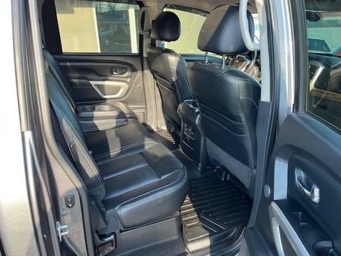 Used 2017 Nissan Titan SL AWD/4WD image 33