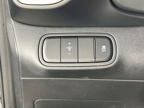 Used 2023 Hyundai Venue SEL w/ Cargo Package image 10