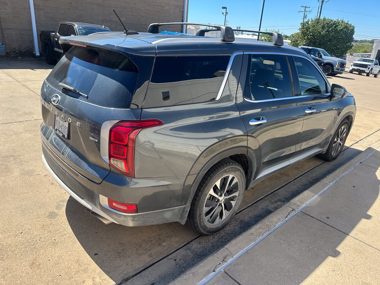 Used 2021 Hyundai Palisade SEL w/ Cargo Package AWD/4WD image 2