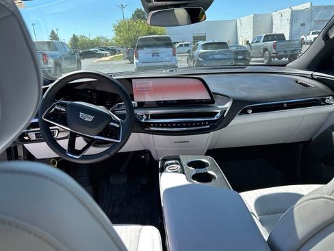 Used 2024 Cadillac Lyriq Sport AWD/4WD image 2