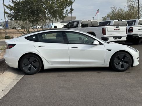Used 2021 Tesla Model 3 Standard Range Plus image 2