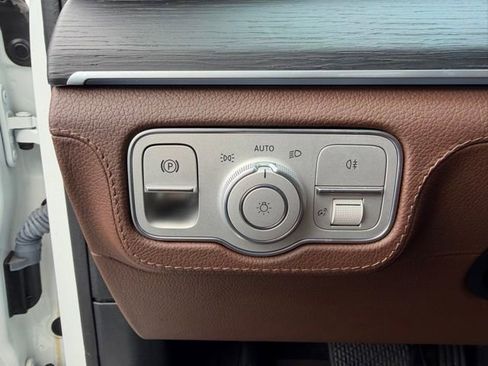 Used 2024 Mercedes-Benz GLE 350 4MATIC image 23
