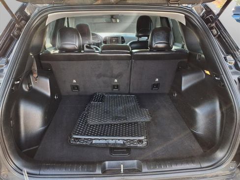 Used 2019 Jeep Cherokee Trailhawk w/ Cold Weather Group image 24