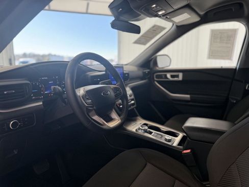 Certified 2023 Ford Explorer XLT w/ Class IV Trailer Tow Package image 10