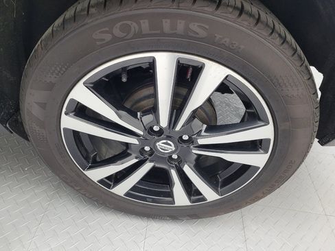 Used 2019 Nissan Kicks SV image 31