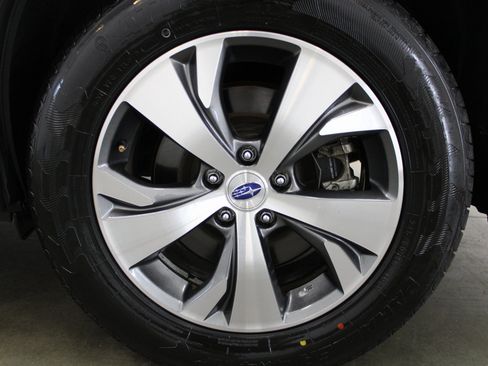 Used 2020 Subaru Ascent Premium w/ Convenience Package image 9