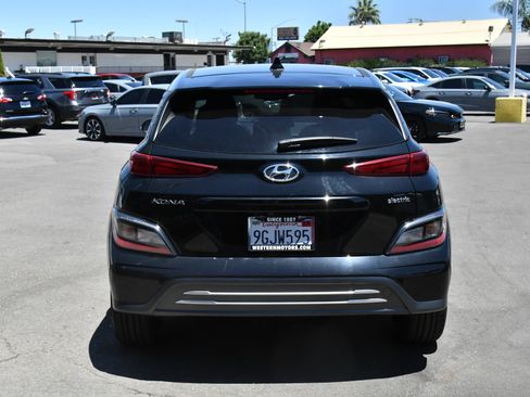 Used 2023 Hyundai Kona SE w/ Cargo Package FWD image 7