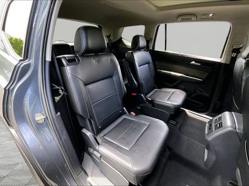 Used 2023 Volkswagen Atlas SEL R-Line AWD/4WD image 17