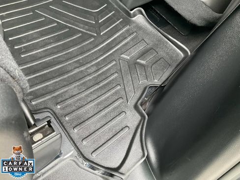 Used 2023 Chrysler Pacifica Touring-L w/ S Appearance Package FWD image 32