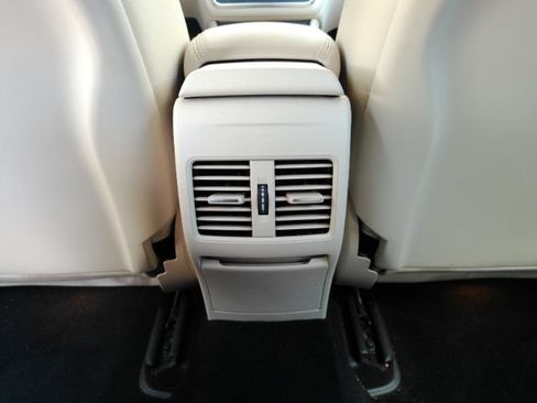 Used 2014 Mercedes-Benz CLA 250 image 27