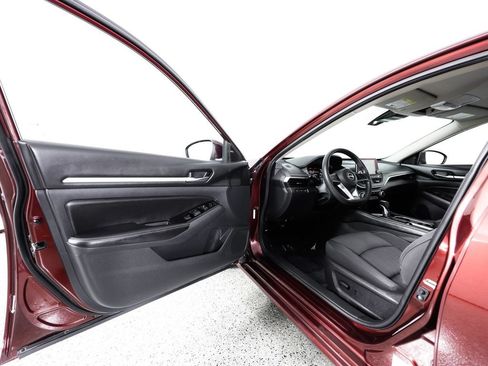 Used 2023 Nissan Altima 2.5 SV FWD image 19
