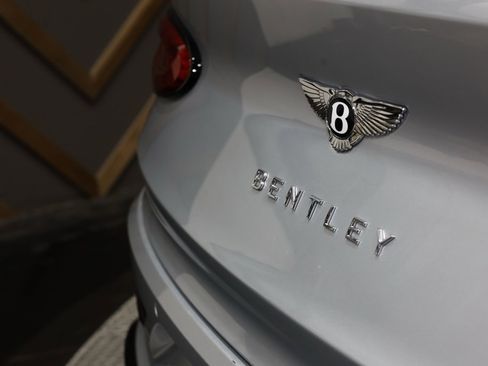 Used 2022 Bentley Bentayga image 20