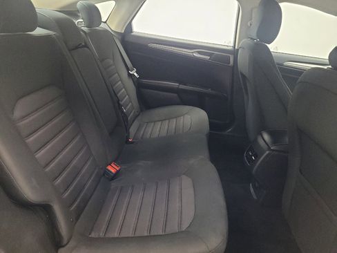 Used 2020 Ford Fusion SE image 19