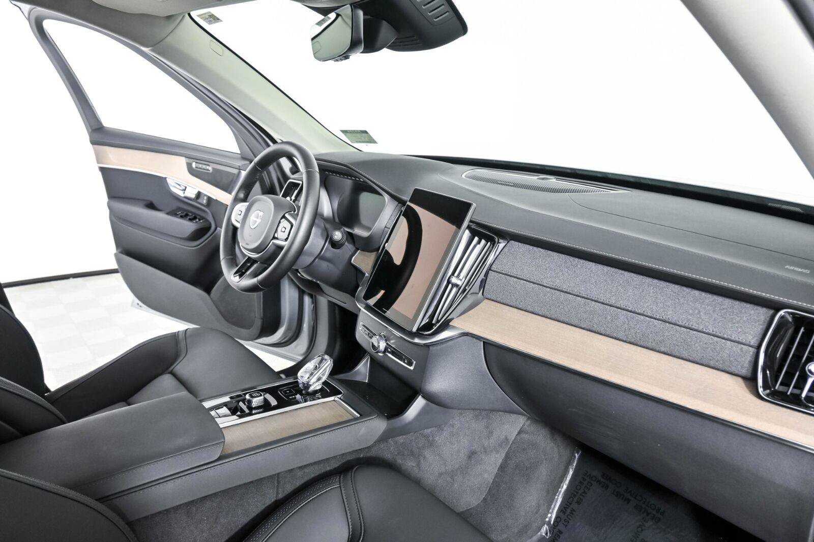 Certified 2026 Volvo XC90 B6 Plus AWD/4WD image 25