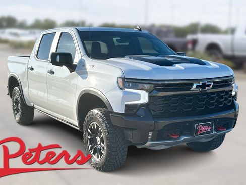 Used 2025 Chevrolet Silverado 1500 ZR2 w/ Technology Package AWD/4WD image 1