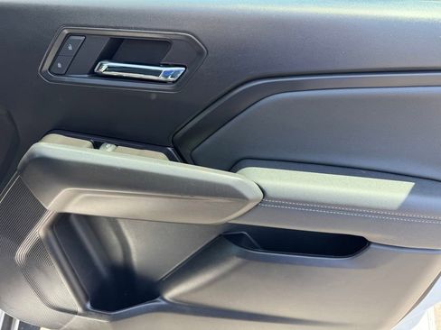 New 2025 Chevrolet Colorado LT w/ LT Convenience Package RWD image 9